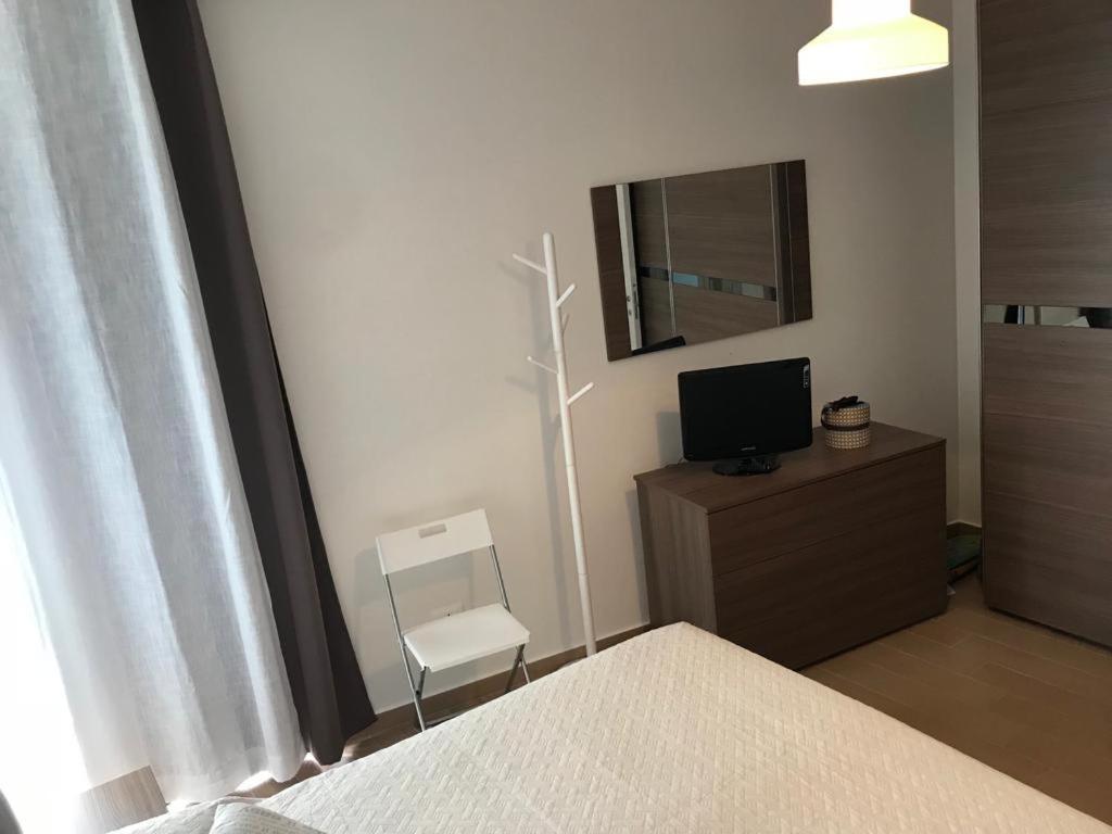 Апартаменти 5 Miles Apt Rocca Cinquemiglia Екстер'єр фото